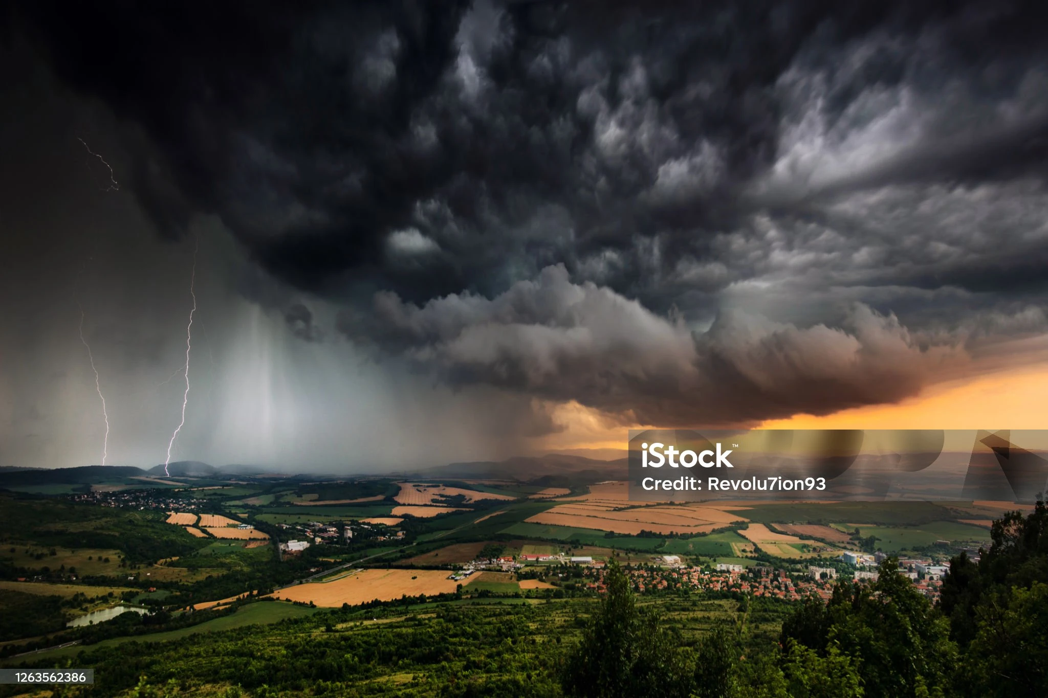 Дождь, гроза, град: коротко о погоде на 7 июня в Западном Казахстане